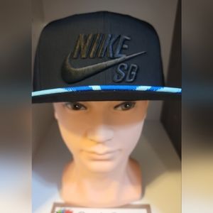 BNWT Nike SB Adjustable Hat
